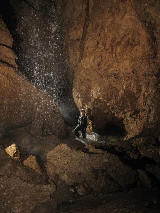 Underground Cave Shows Harsh Conditions Of The Underworld (13 pics)