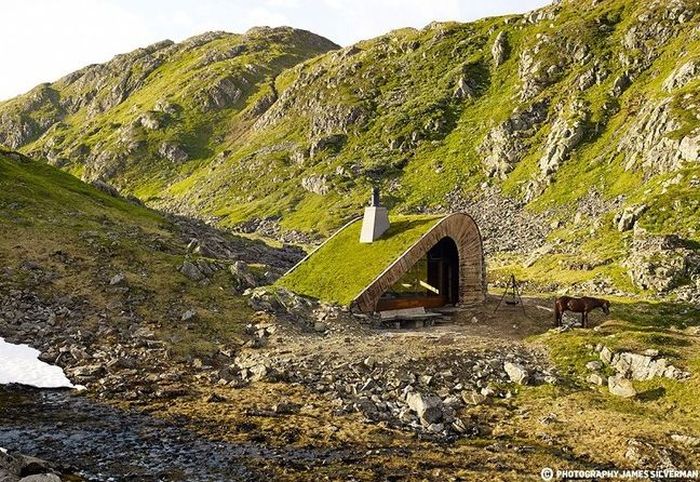 Modern Hut In Norway Easily Blends In With Its Surroundings (7 pics)