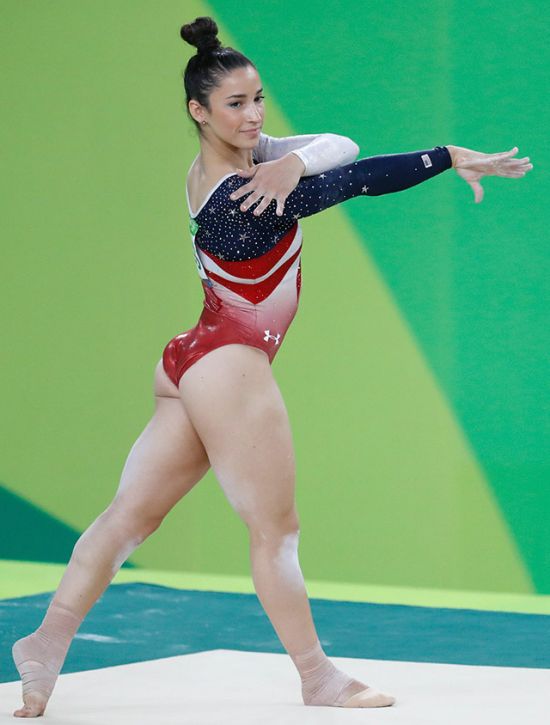 Everyone's Falling In Love With Hot Olympic Athlete Aly Raisman (19 pics)