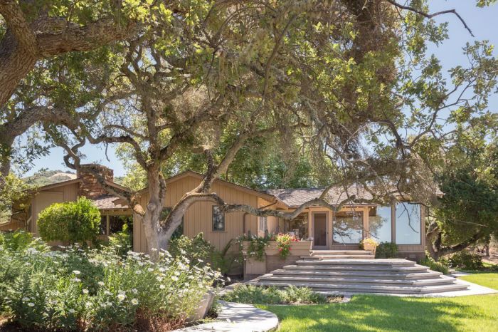 Apple Employee Mike Markkula Is Trying To Sell His Ranch For $45 Million (9 pics)