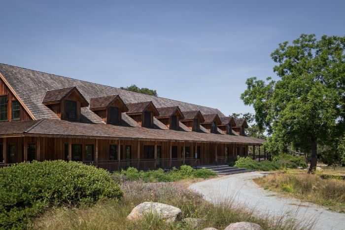Apple Employee Mike Markkula Is Trying To Sell His Ranch For $45 Million (9 pics)