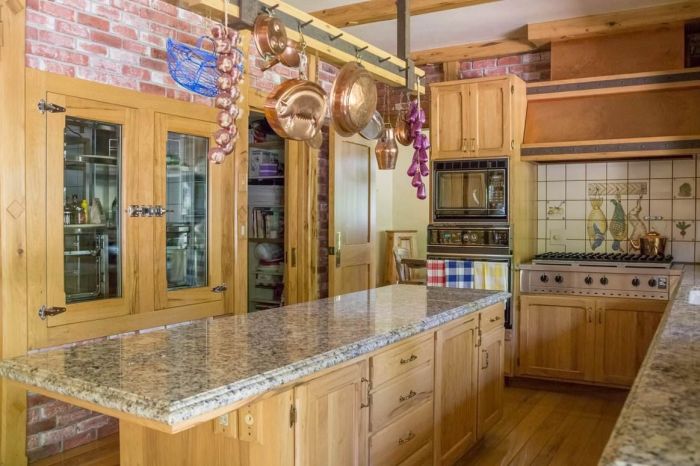 Apple Employee Mike Markkula Is Trying To Sell His Ranch For $45 Million (9 pics)