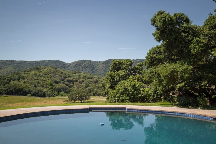 Apple Employee Mike Markkula Is Trying To Sell His Ranch For $45 Million (9 pics)