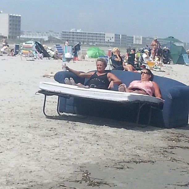 Hilarious Beach Pics That Will Make You Wish Summer Would Never End 21 Pics
