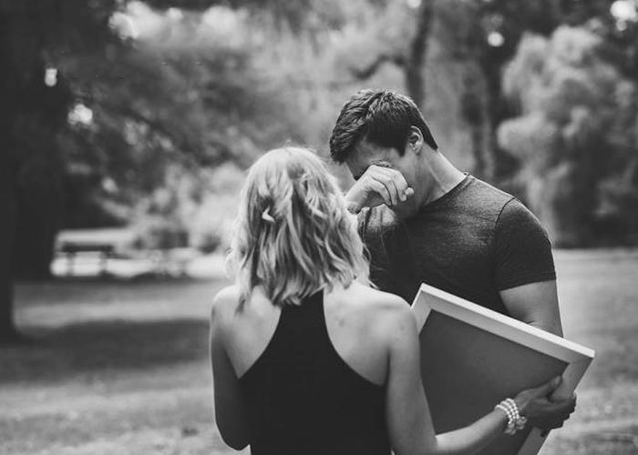 Wife Comes Up With Creative Way To Announce That She's Pregnant (10 pics) Wife Comes Up With Creative Way To Announce That She's Pregnant (10 pics)
