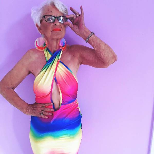Cool Granny Is Back With Some More Epic Instagram Photos (15 pics)