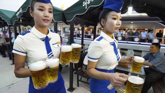 An Inside Look At North Korea's First Beer Festival (10 pics + video)