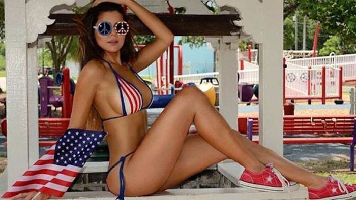 Beautiful Girls In Bikinis Are The Hottest Thing This Summer (56 pics)