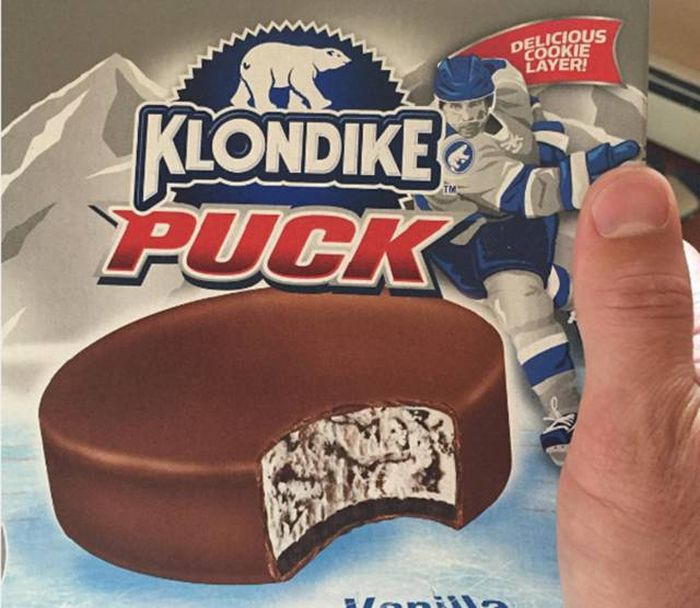  These Might Be The Most Canadian Things That Canada Has Ever Done (52 pics)