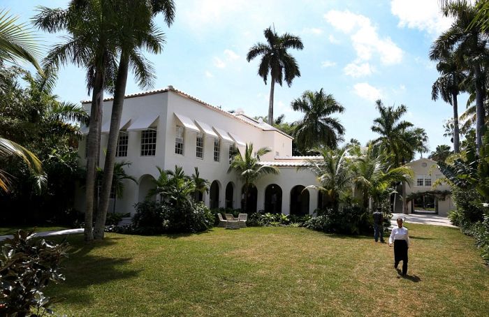 Mino Raiola Purchases Al Capone's Seven Bedroom Miami Villa (8 pics)
