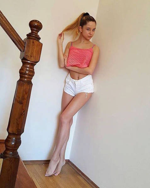 Short Shorts Are A Sexy Trend That's Always In Style (63 pics)