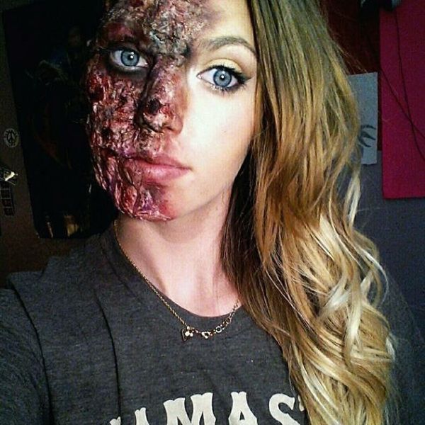 Makeup Artist Terrifies Her Followers With Gruesome Photos (13 pics)
