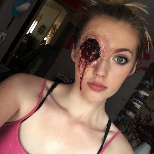 Makeup Artist Terrifies Her Followers With Gruesome Photos (13 pics)