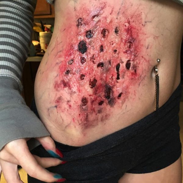 Makeup Artist Terrifies Her Followers With Gruesome Photos (13 pics)