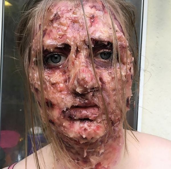 Makeup Artist Terrifies Her Followers With Gruesome Photos (13 pics)
