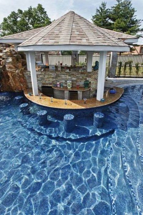 Gorgeous Pool Bars That Are Most Impressive (25 pics)