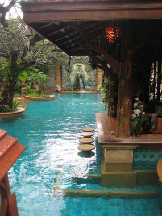 Gorgeous Pool Bars That Are Most Impressive (25 pics)