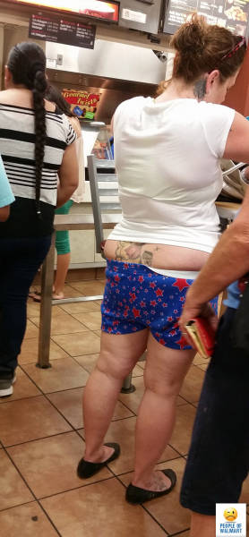 The People Of Walmart Always Wear The Most Cringeworthy Clothing (34 pics)