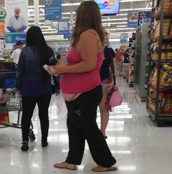 The People Of Walmart Always Wear The Most Cringeworthy Clothing (34 pics)