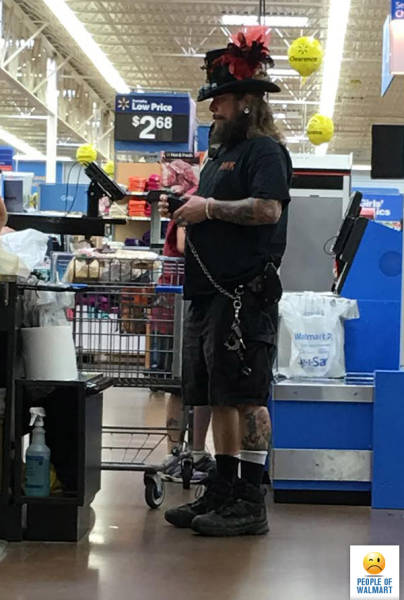 The People Of Walmart Always Wear The Most Cringeworthy Clothing (34 Pics)