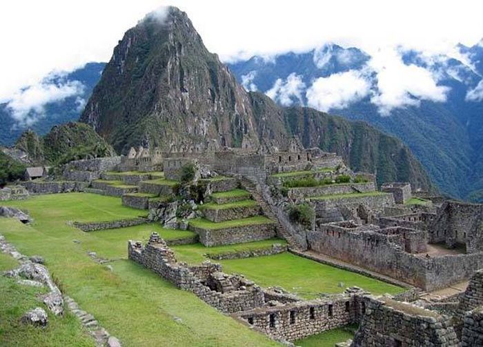 Famous Ancient Ruins From Around The World (15 pics)