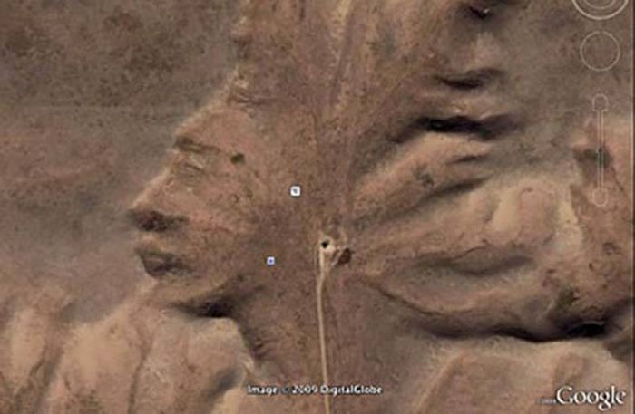 Unbelievable Discoveries That Were Made While Using Google Earth (11 pics)