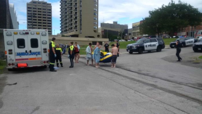 Hundreds Of Drunk Americans Accidentally Wash Ashore In Canada (4 pics + video)