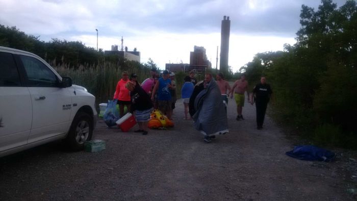 Hundreds Of Drunk Americans Accidentally Wash Ashore In Canada (4 pics + video)