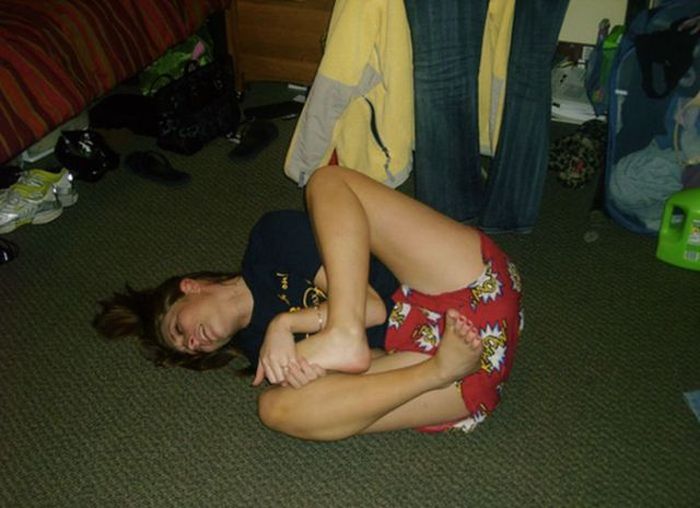 Girls With Stubbed Toes Make Awesome Sex Faces (18 pics)