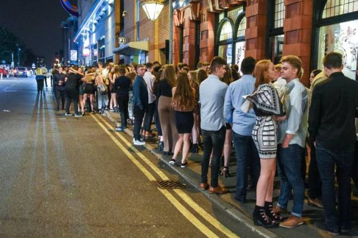 Birmingham Students Party Hard While Celebrating Their A Level Results (25 pics)