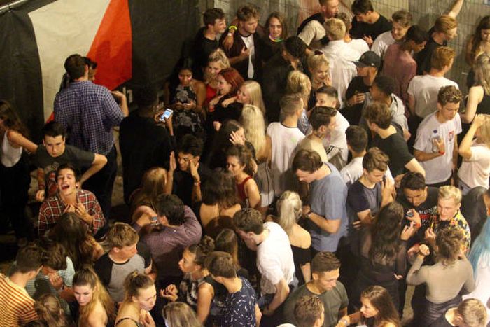 Birmingham Students Party Hard While Celebrating Their A Level Results (25 pics)
