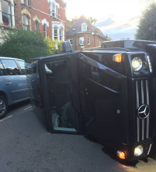 English DJ Flips His Car While Trying To Avoid A Car (6 pics)