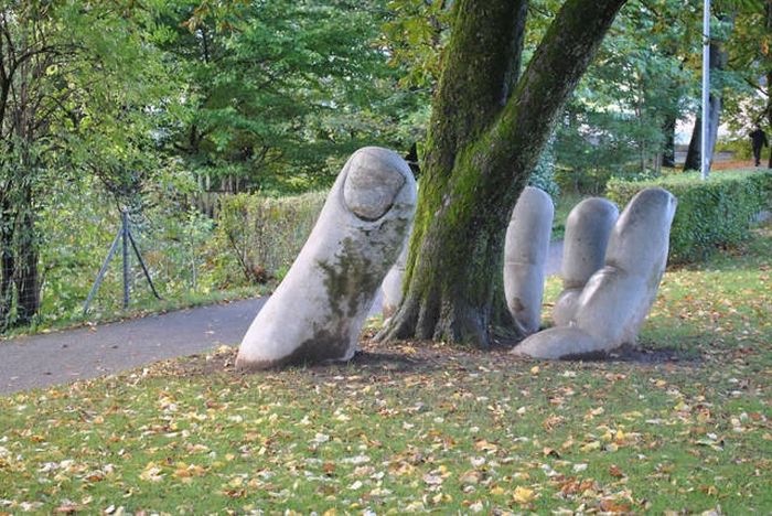 The Most Astounding And Creative Sculptures This World Has To Offer (40 pics)