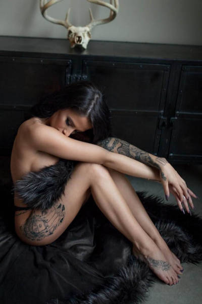 Sexy Girls Who Like Ink Are Irresistible (57 pics)