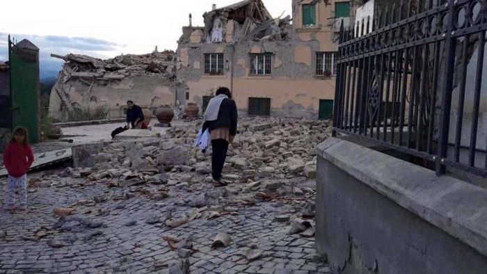 Powerful Earthquake Devastates Central Italy (27 pics)