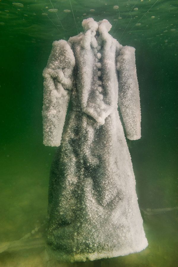 Dress Turns Into Glittering Salt Crystal Masterpiece After 2 Years In The Dead Sea (6 pics)