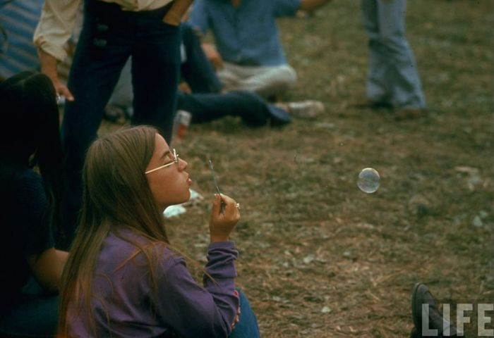 Photos That Show What It Was Like To Be At Woodstock In 1969 (43 pics)