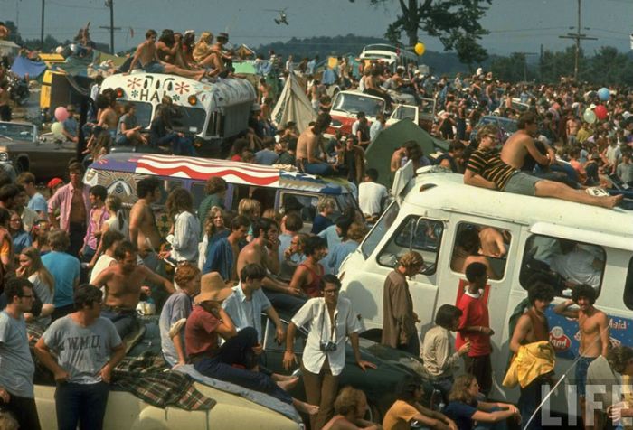 Photos That Show What It Was Like To Be At Woodstock In 1969 (43 pics)