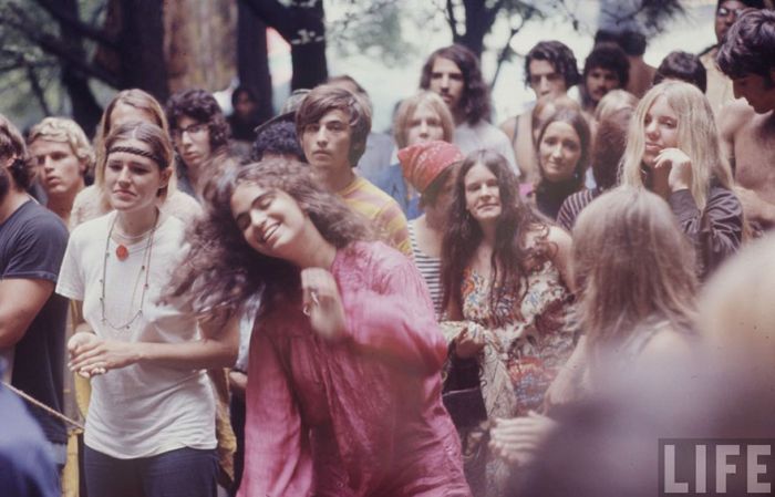 Photos That Show What It Was Like To Be At Woodstock In 1969 (43 pics)