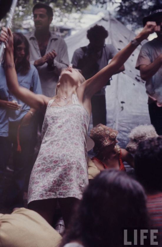 Photos That Show What It Was Like To Be At Woodstock In 1969 (43 pics)