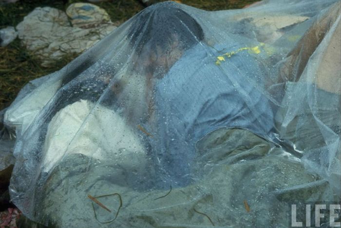 Photos That Show What It Was Like To Be At Woodstock In 1969 (43 pics)