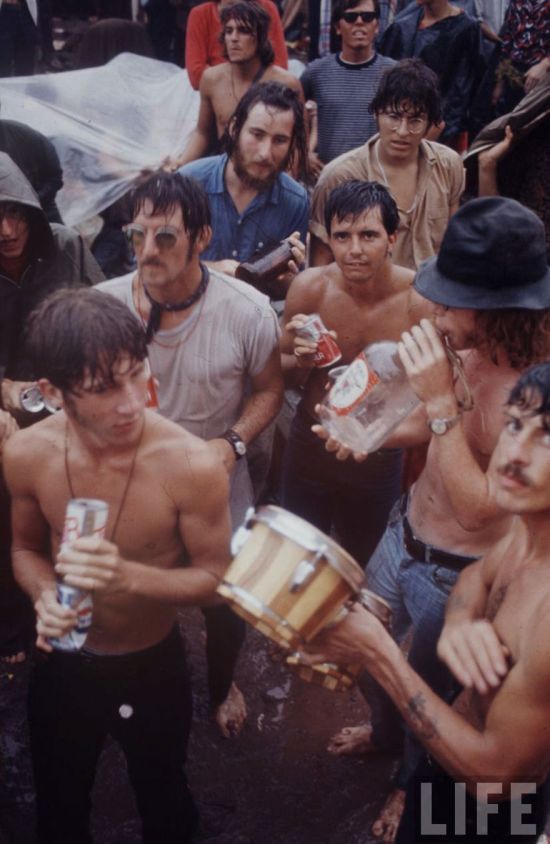 Photos That Show What It Was Like To Be At Woodstock In 1969 (43 pics)