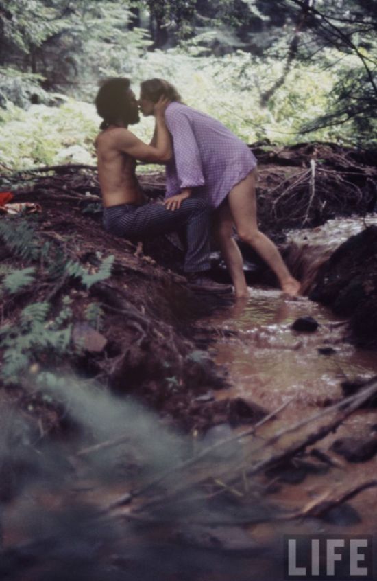 Photos That Show What It Was Like To Be At Woodstock In 1969 (43 pics)