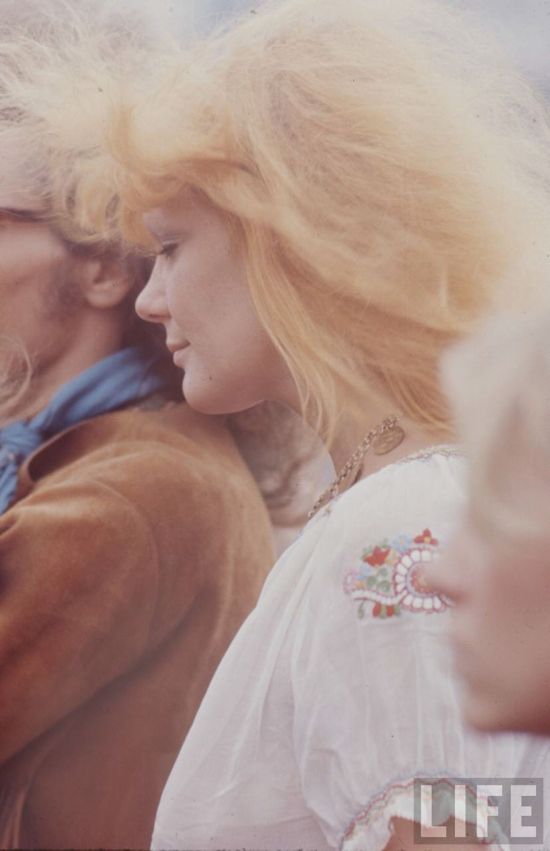 Photos That Show What It Was Like To Be At Woodstock In 1969 (43 pics)