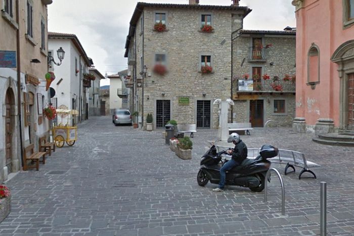 Before And After Photos Show The Devastating Impact Of Earthquakes In Italy (16 pics)