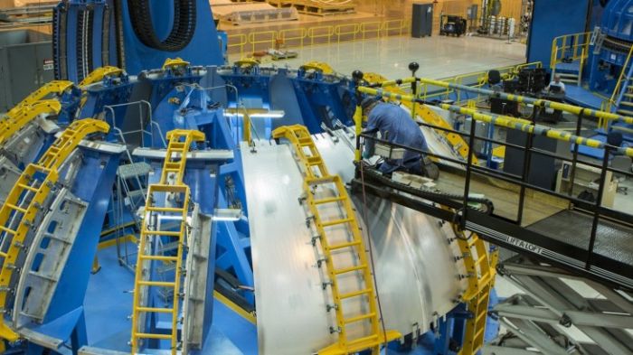 See What It Takes To Build A Massive Rocket Fuel Tank (16 pics + video)