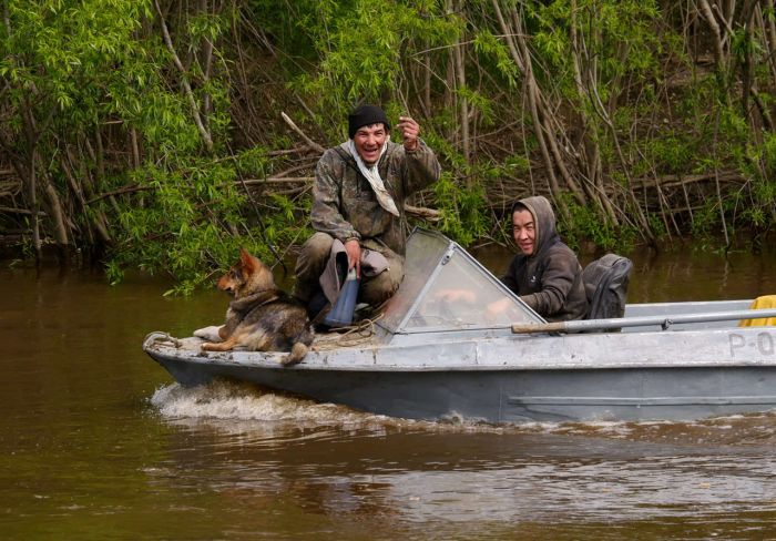 Hunters In Russia Make Millions Selling Prehistoric Remains On The Black Market (33 pics)