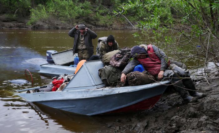 Hunters In Russia Make Millions Selling Prehistoric Remains On The Black Market (33 pics)