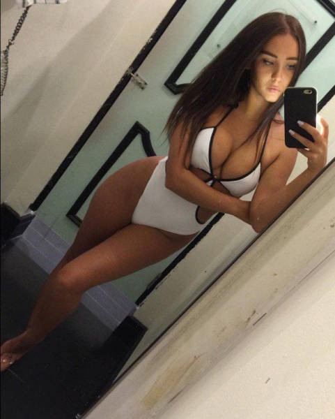 Everybody Loves A Beautiful Babe With A Busty Chest (50 pics)