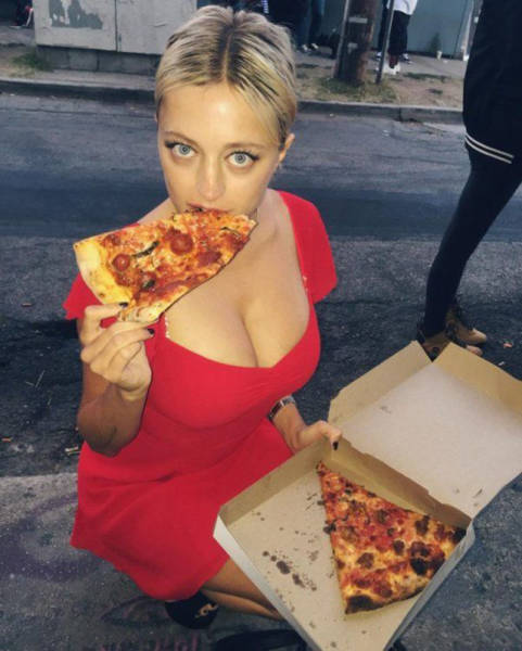 Everybody Loves A Beautiful Babe With A Busty Chest (50 pics)